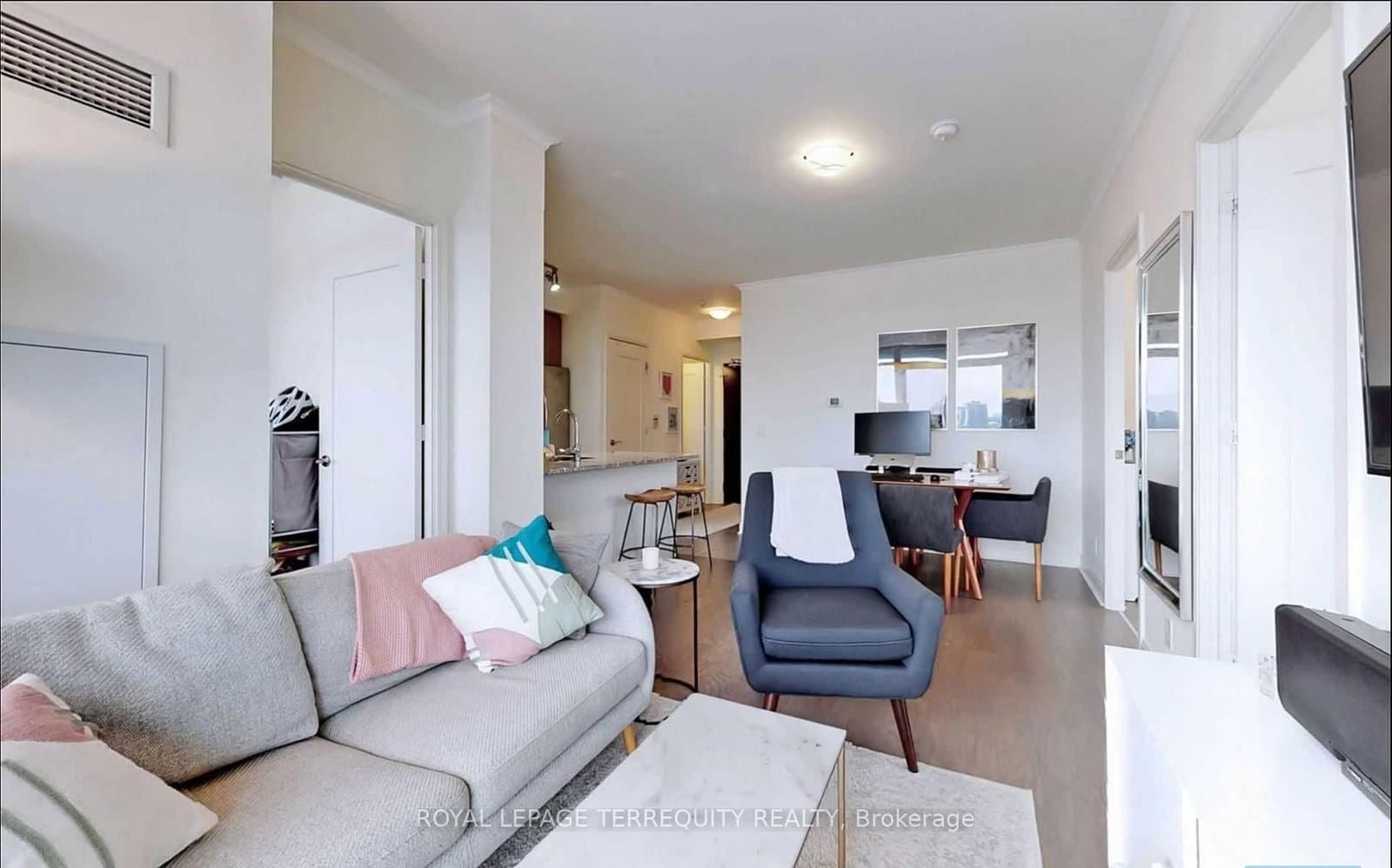 825 Church Street, Unit 1502 thumbnail 5