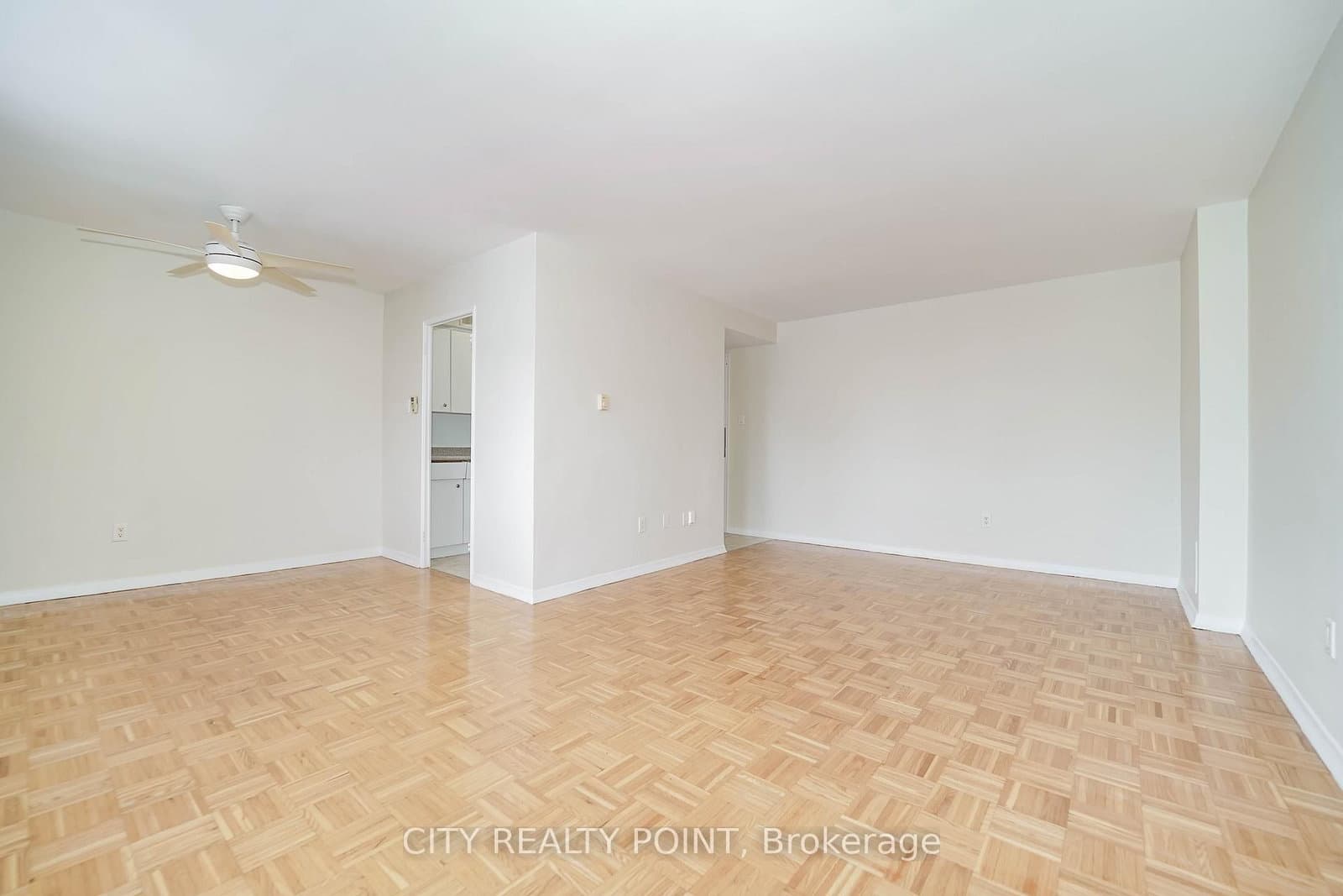 55 Isabella Street, Unit 906 thumbnail 4