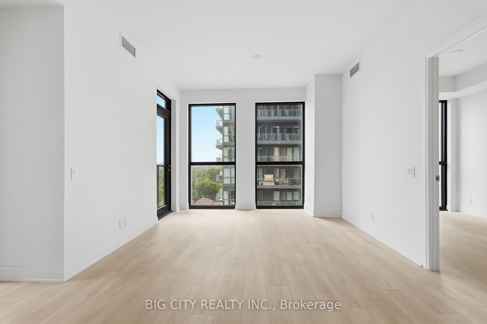 25 Frederick Todd Way, Unit 1004 thumbnail 5
