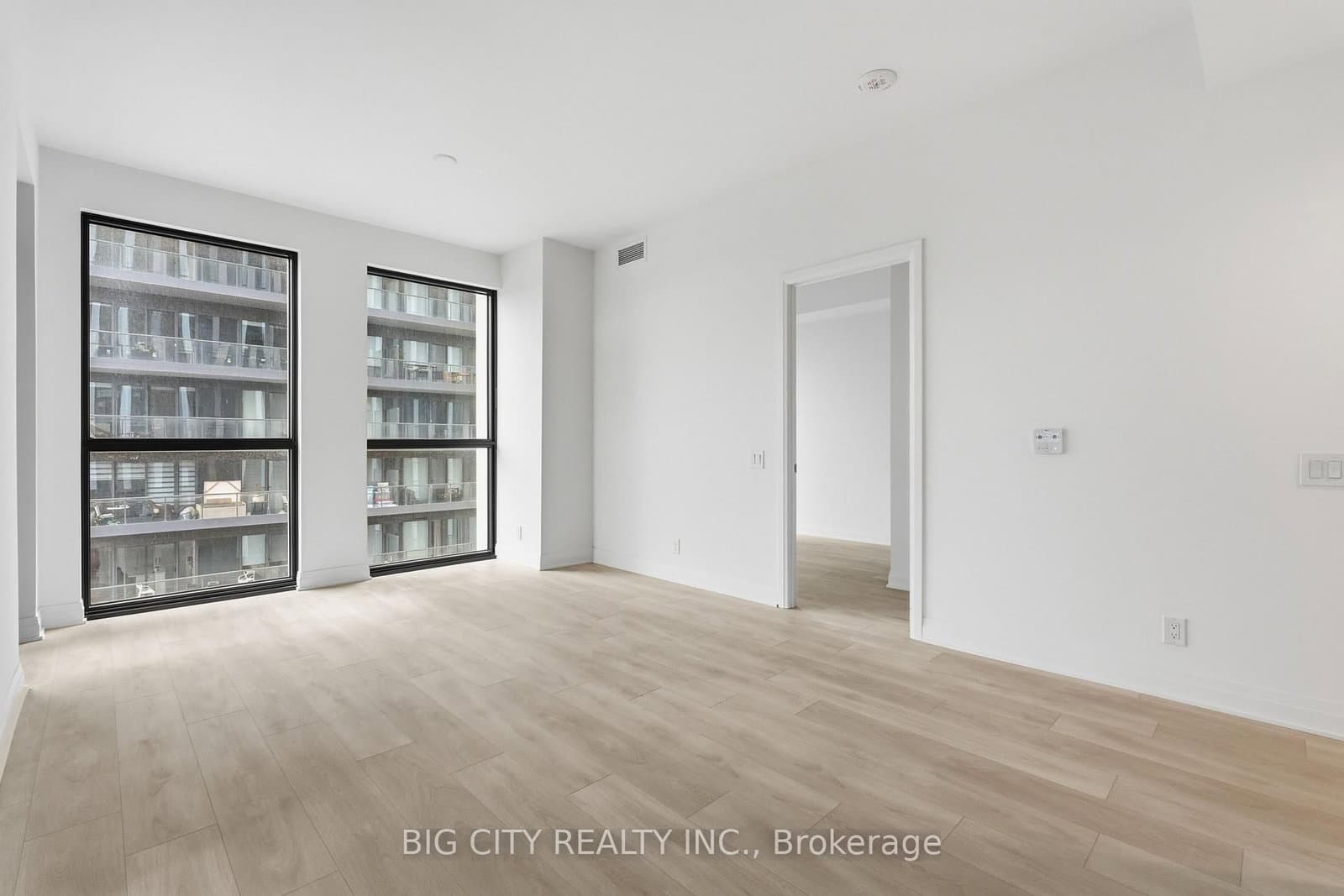 25 Frederick Todd Way, Unit 1004 thumbnail 6