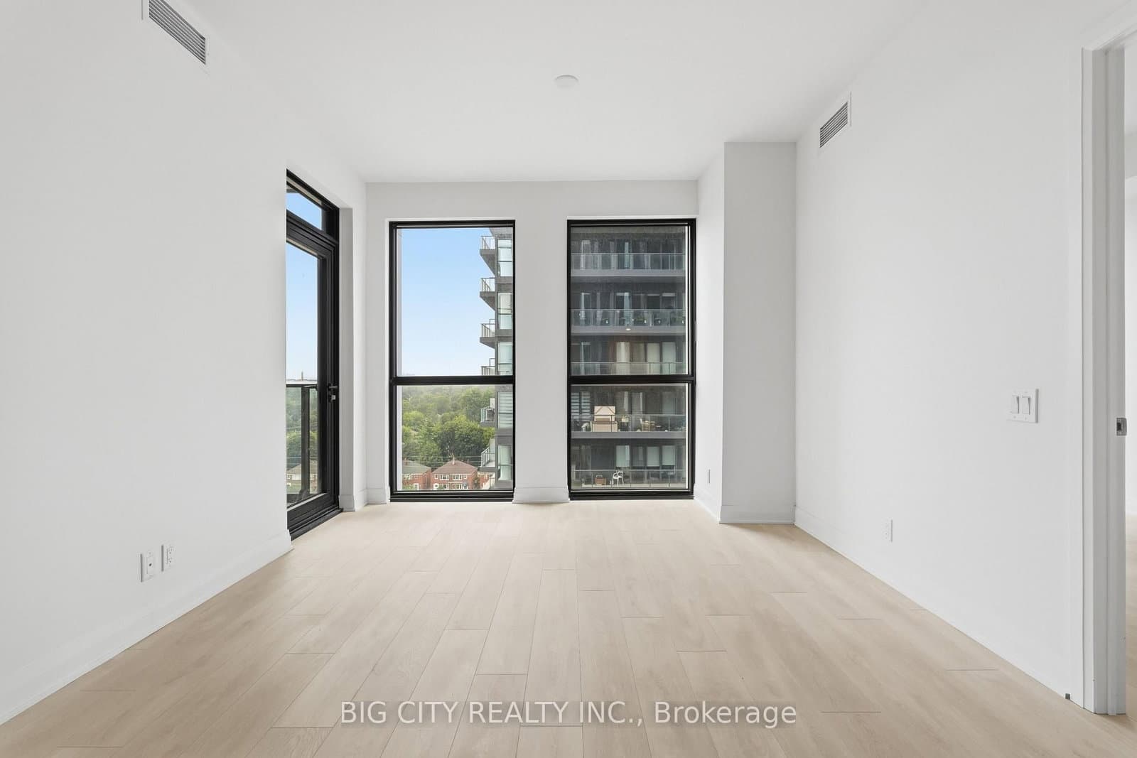 25 Frederick Todd Way, Unit 1004 thumbnail 8