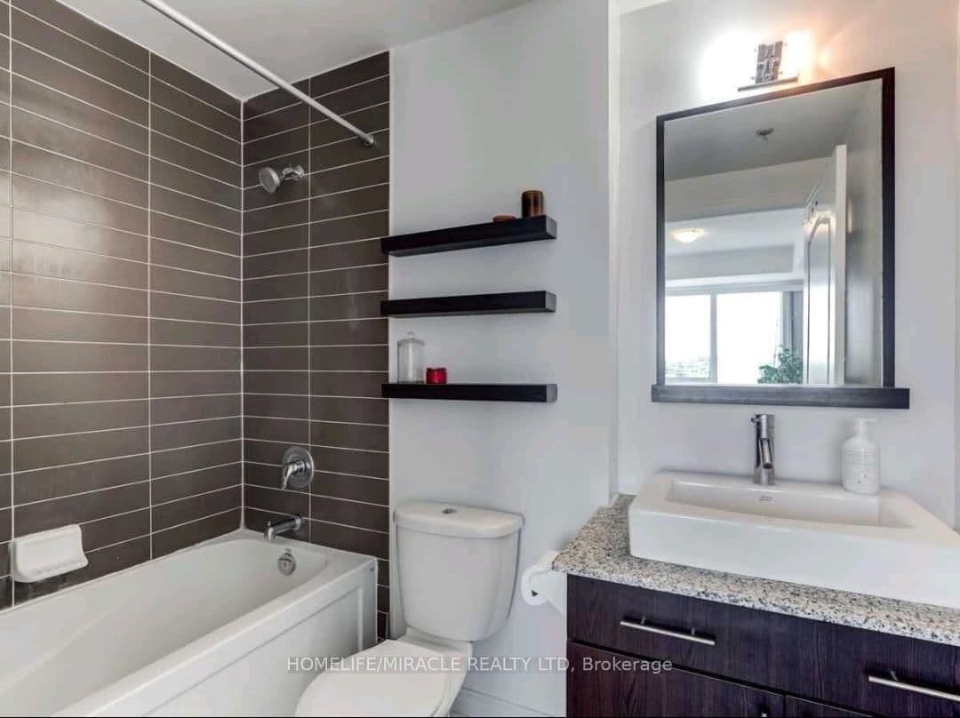 2756 Old Leslie Street, Unit 319 thumbnail 10