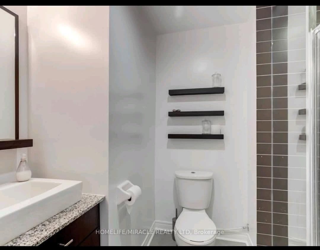 2756 Old Leslie Street, Unit 319 thumbnail 11