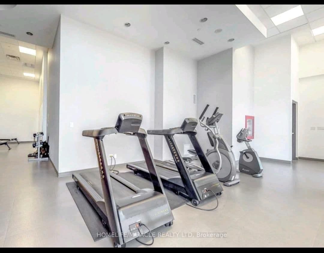 2756 Old Leslie Street, Unit 319 thumbnail 4