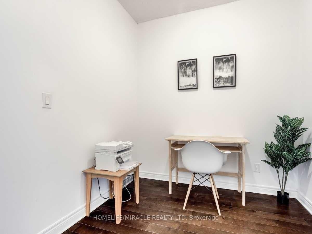 2756 Old Leslie Street, Unit 319 thumbnail 9