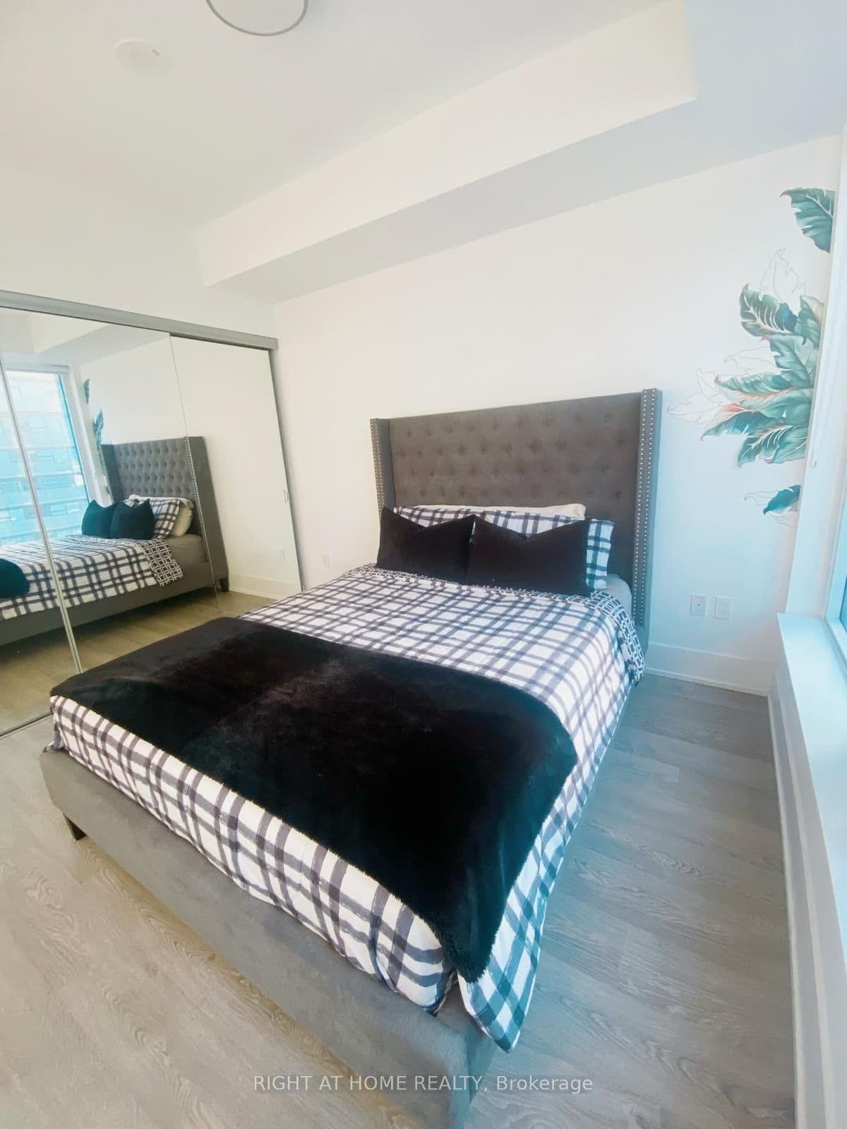 10 York Street, Unit 3213 thumbnail 18
