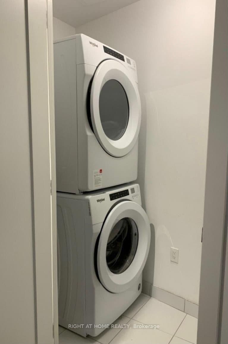 10 York Street, Unit 3213 thumbnail 22