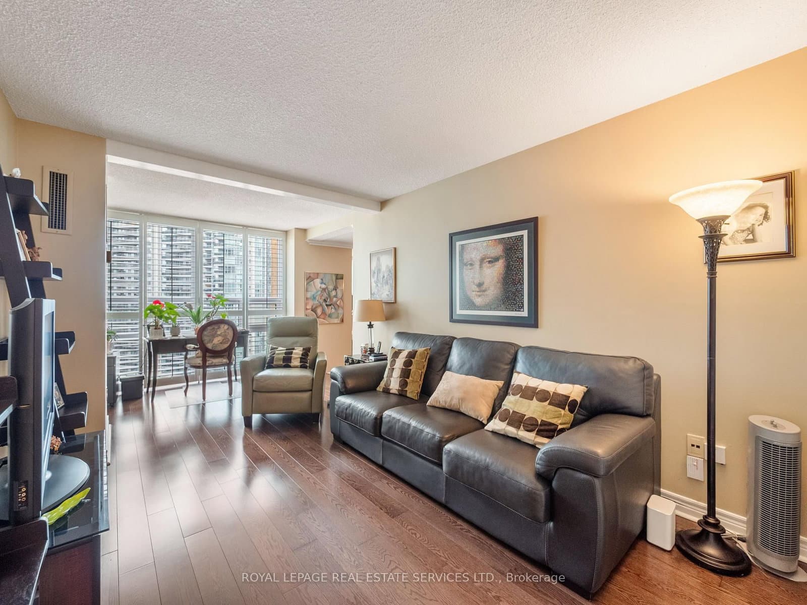 131 Beecroft Road, Unit 1404 thumbnail 24