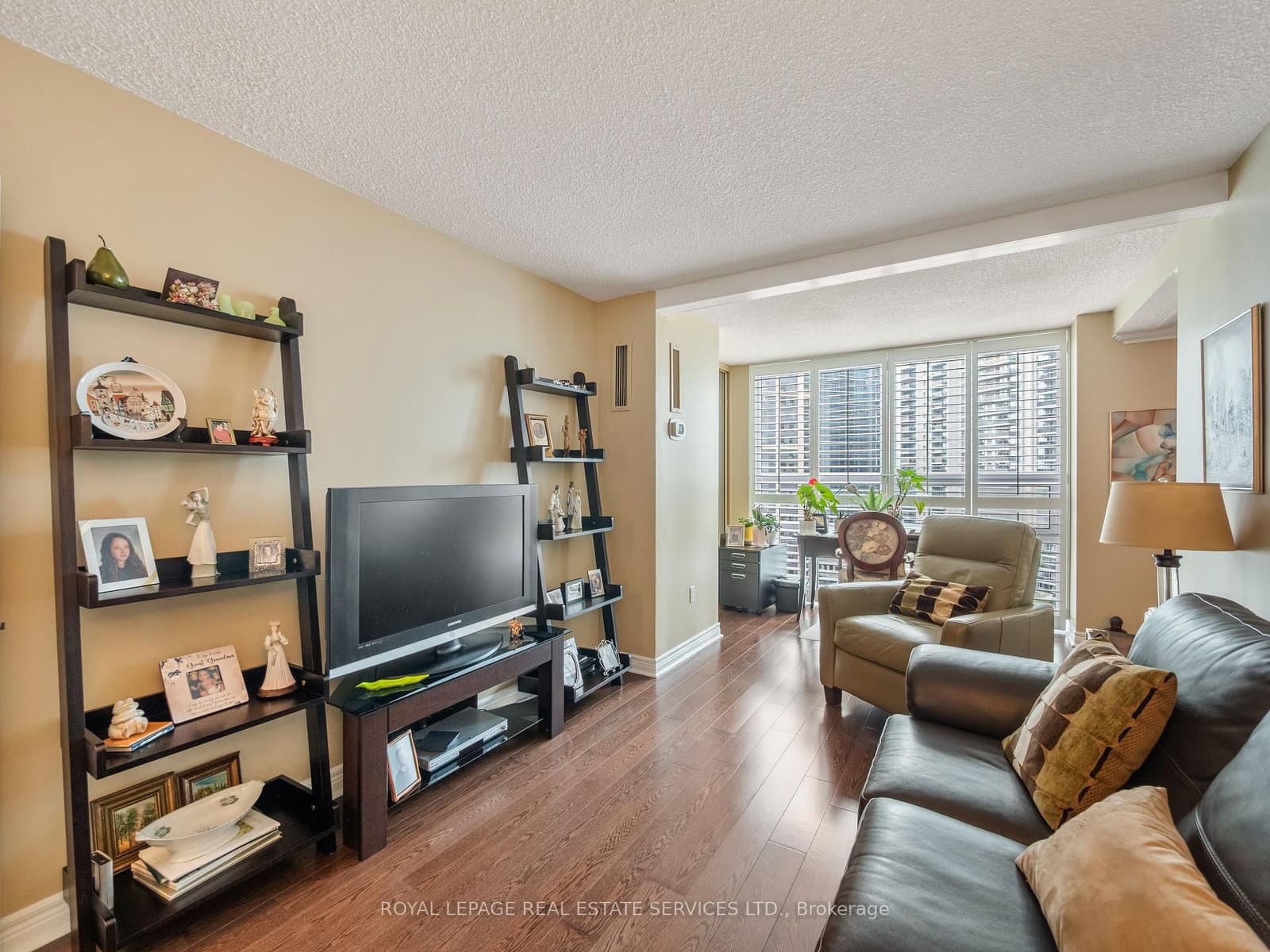 131 Beecroft Road, Unit 1404 thumbnail 25