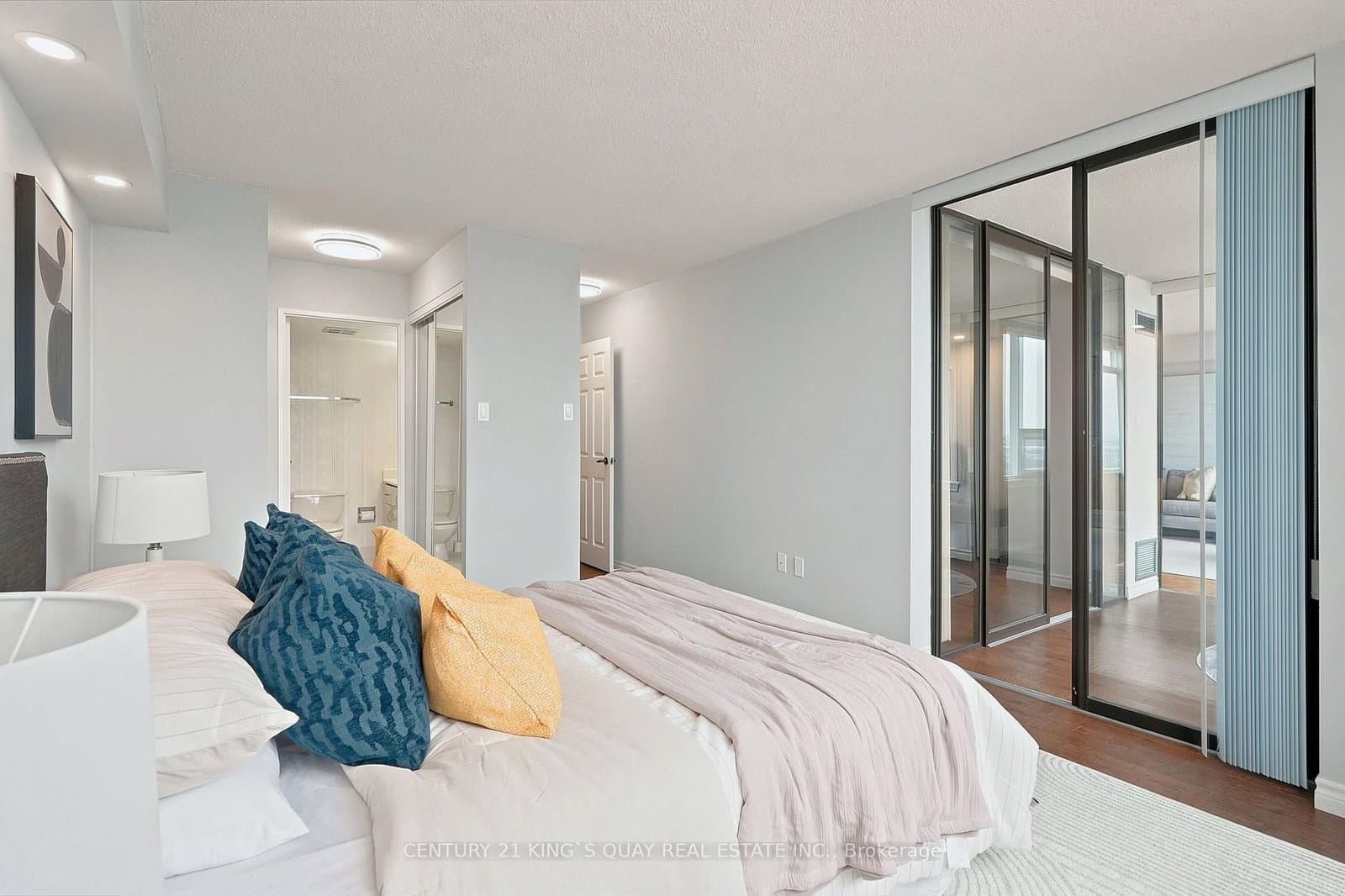 55 Skymark Drive, Unit 1908 thumbnail 21