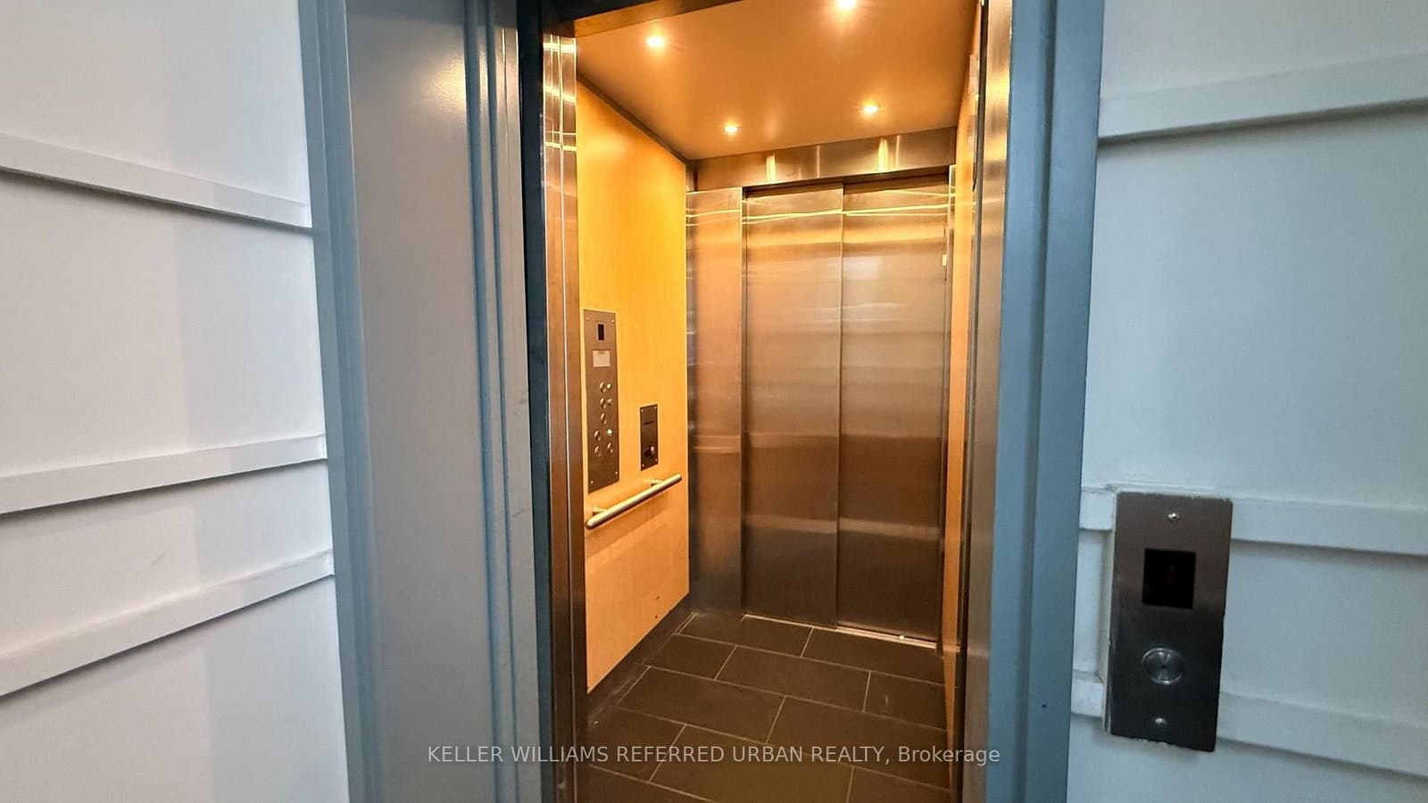 373 King Street W, Unit 302 thumbnail 14