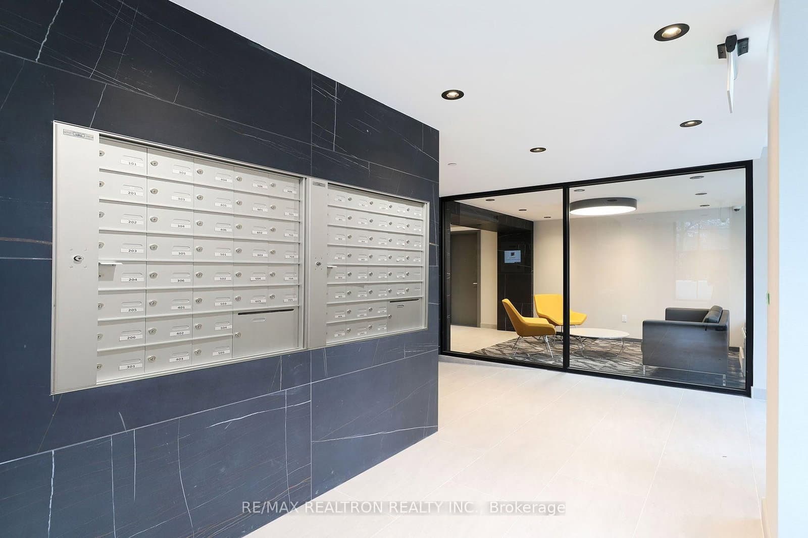 11 Walmer Road, Unit 301 thumbnail 15