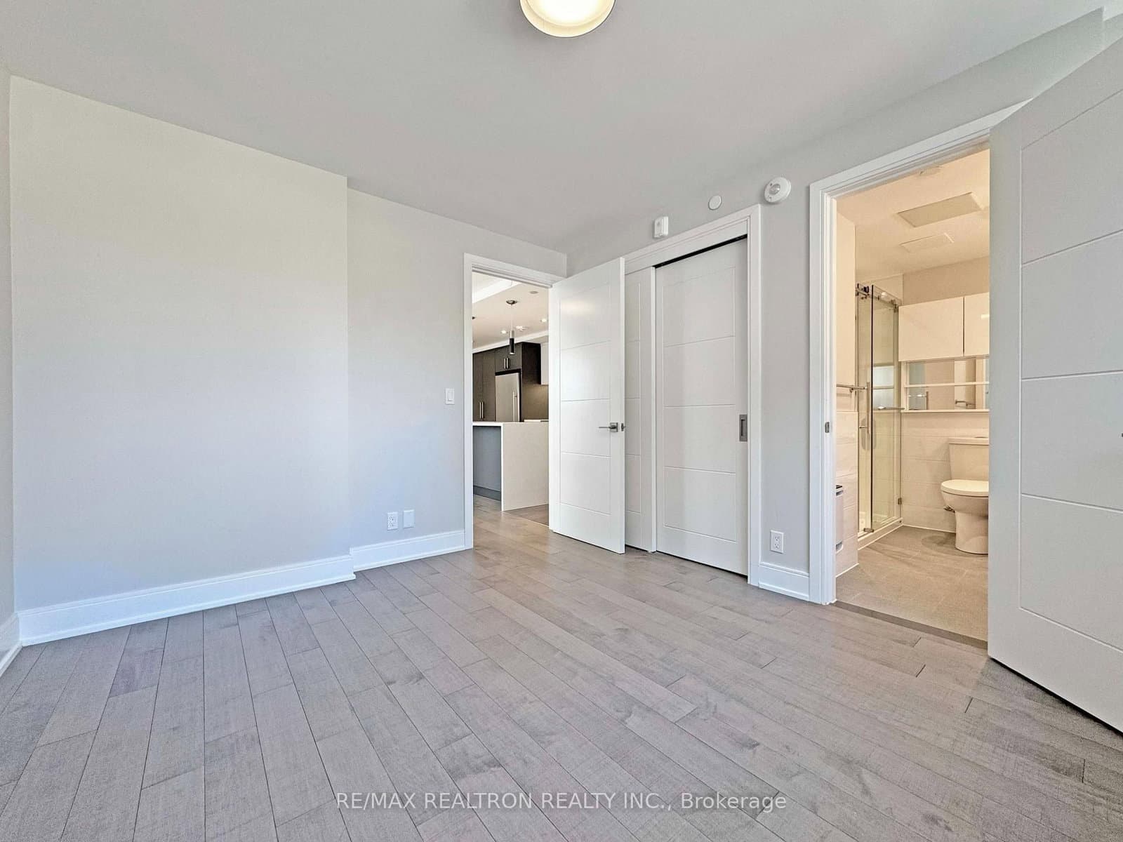11 Walmer Road, Unit 301 thumbnail 8