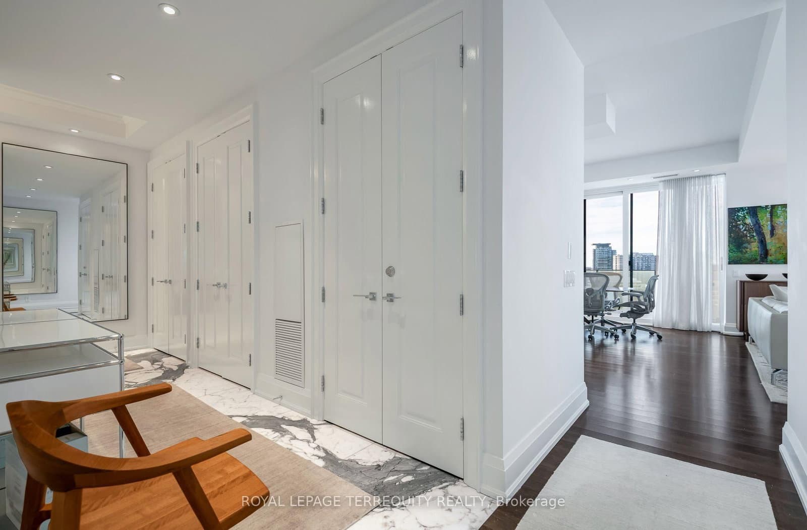 88 Davenport Road, Unit 1704 thumbnail 11
