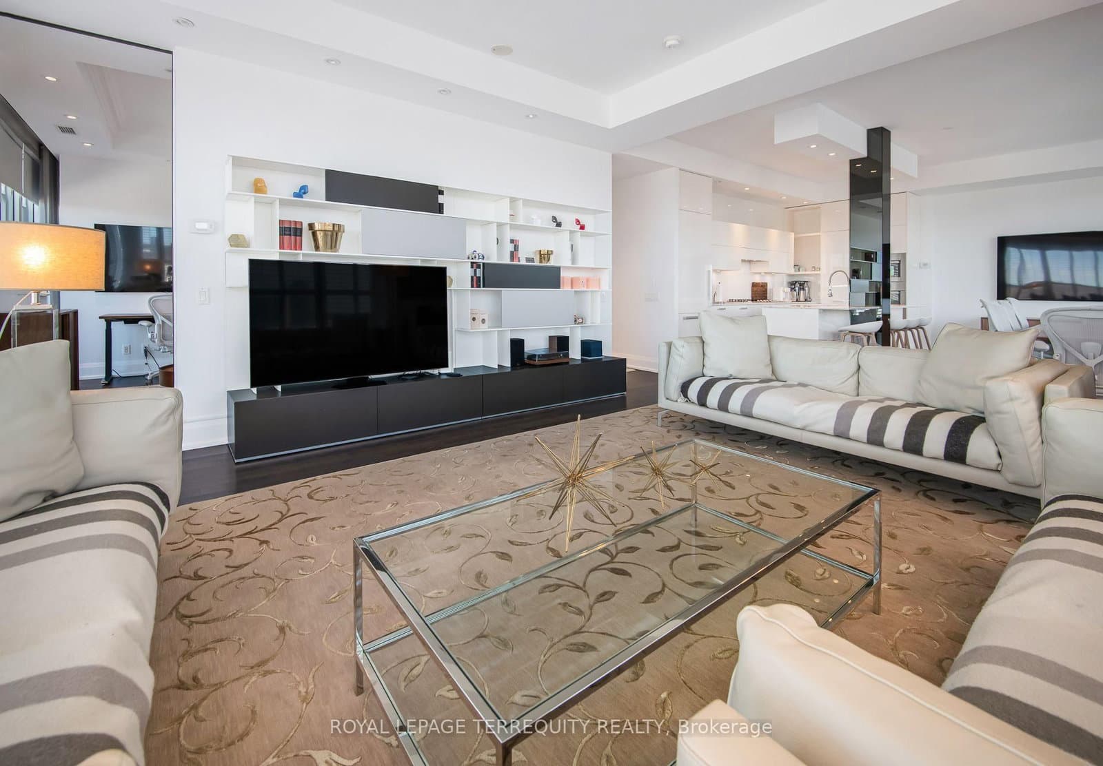 88 Davenport Road, Unit 1704 thumbnail 14