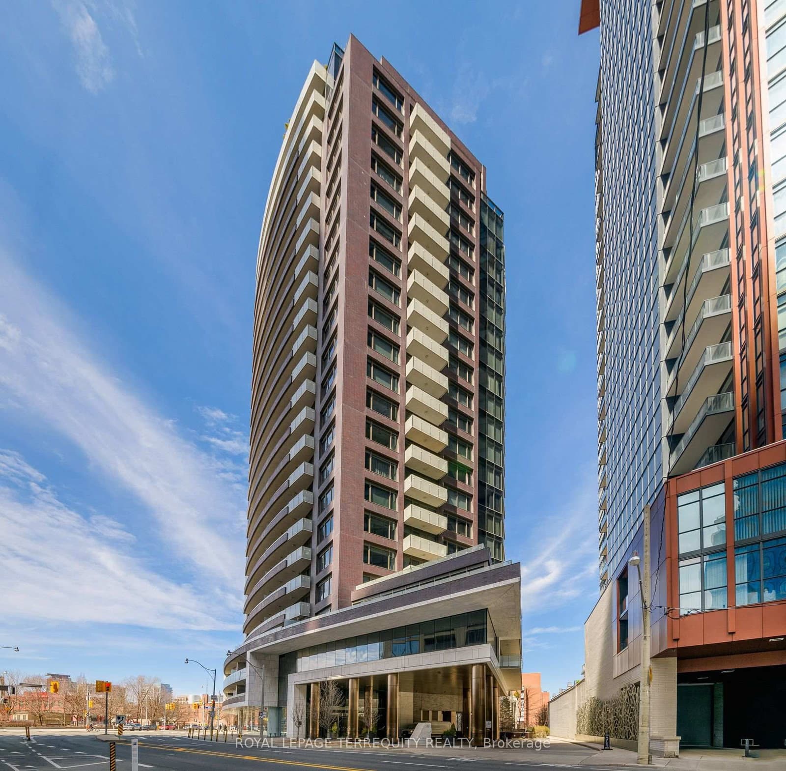 88 Davenport Road, Unit 1704 thumbnail 2