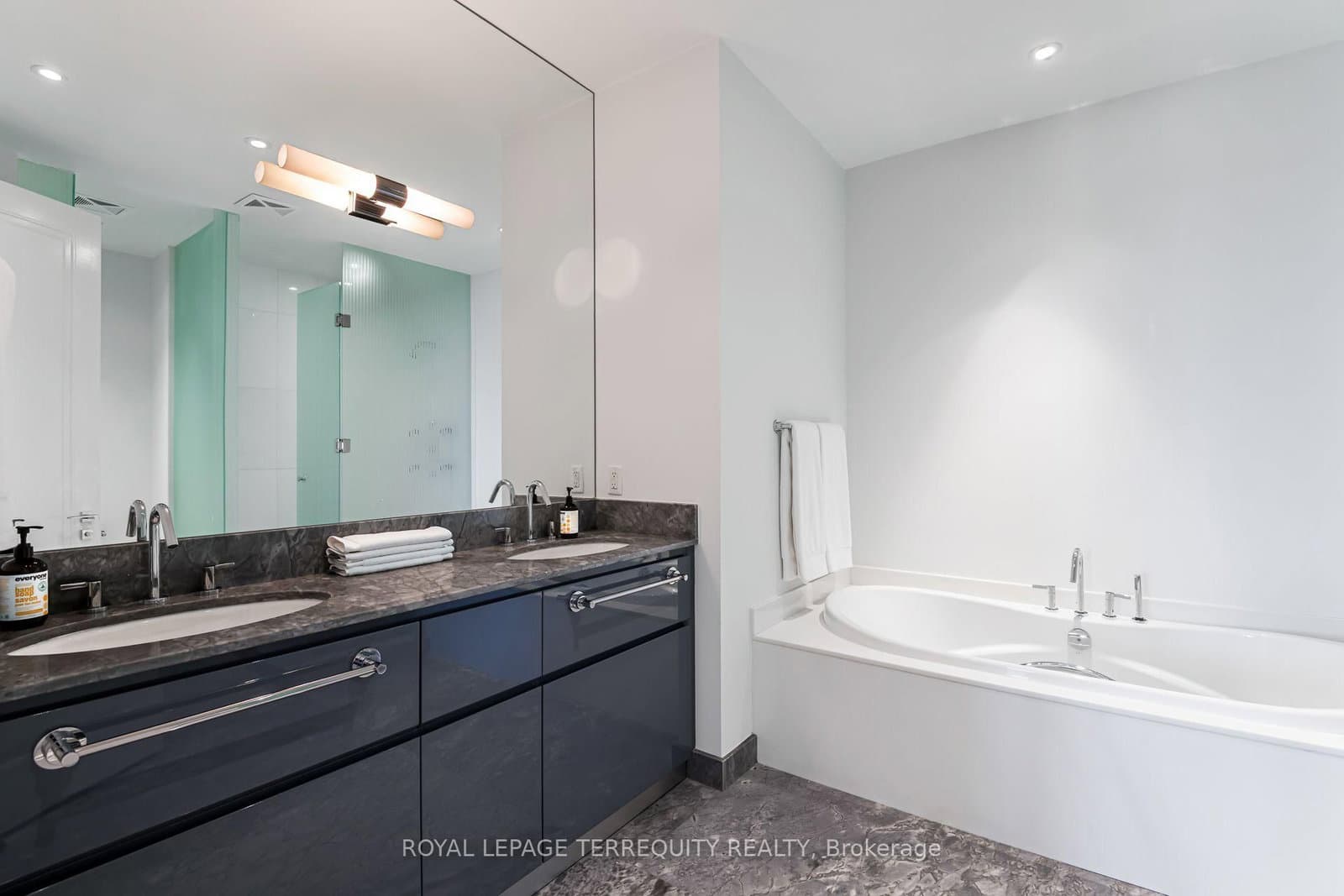 88 Davenport Road, Unit 1704 thumbnail 28