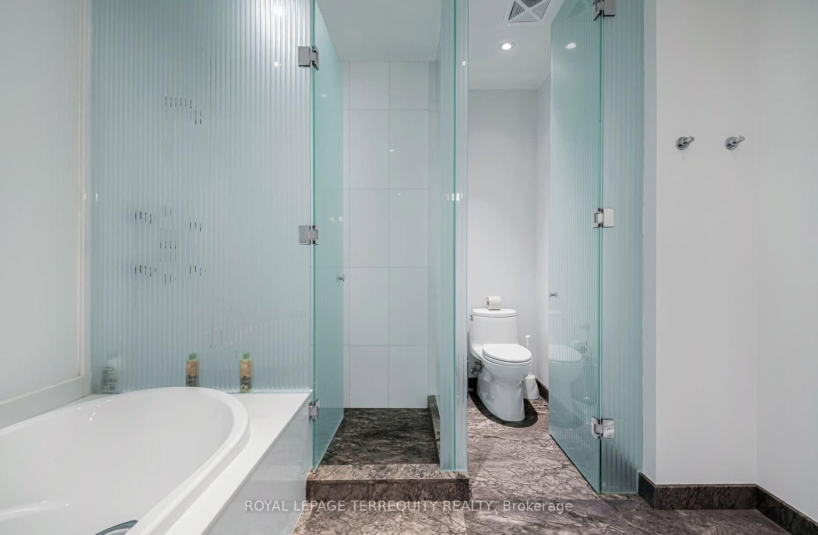 88 Davenport Road, Unit 1704 thumbnail 29