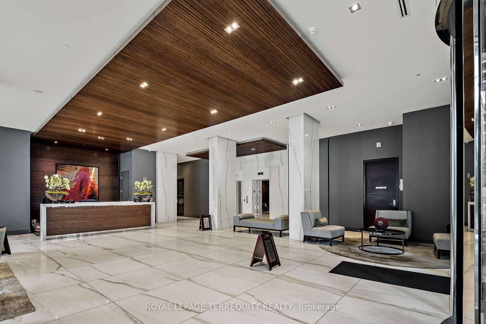 88 Davenport Road, Unit 1704 thumbnail 6
