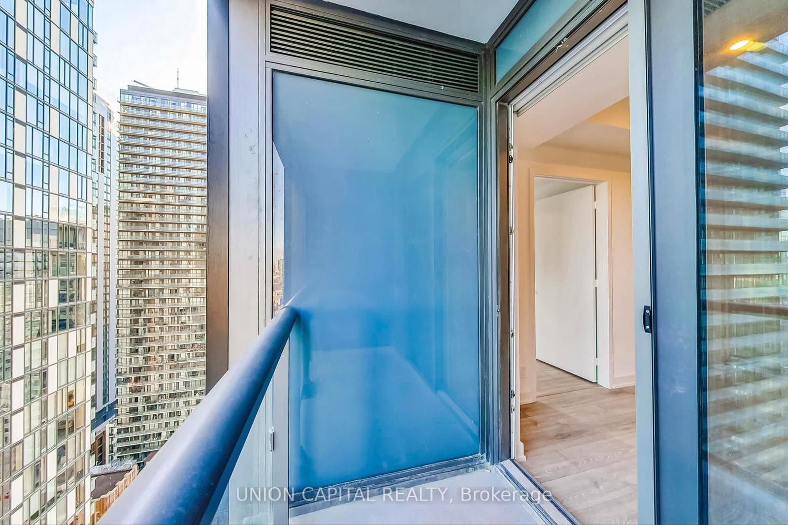 108 Peter Street, Unit 3305 thumbnail 2