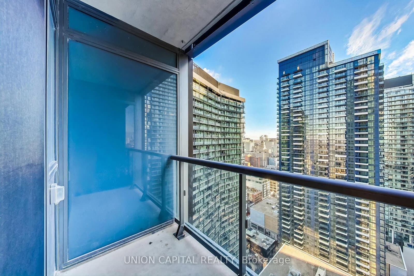 108 Peter Street, Unit 3305 thumbnail 3