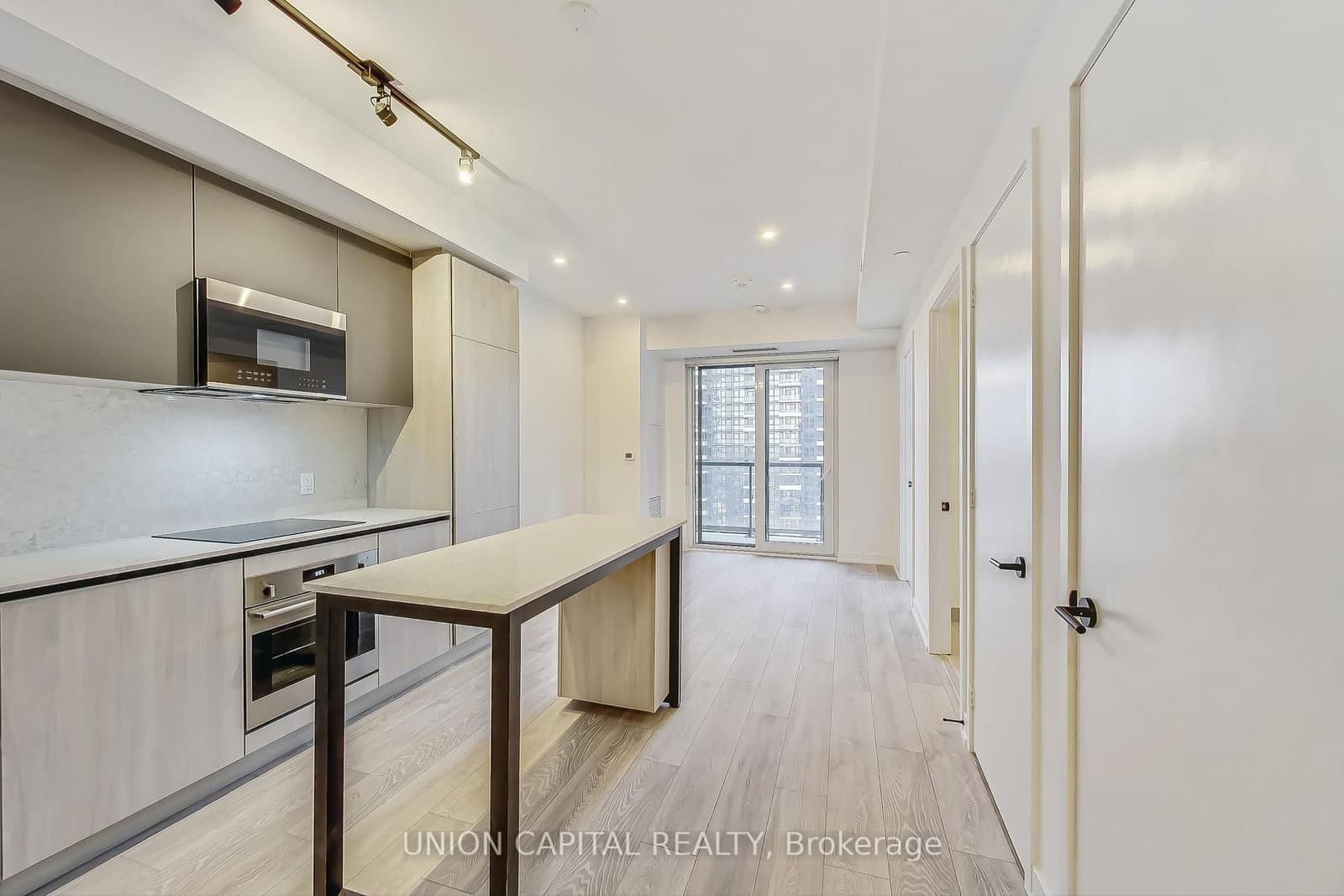 108 Peter Street, Unit 3305 thumbnail 6