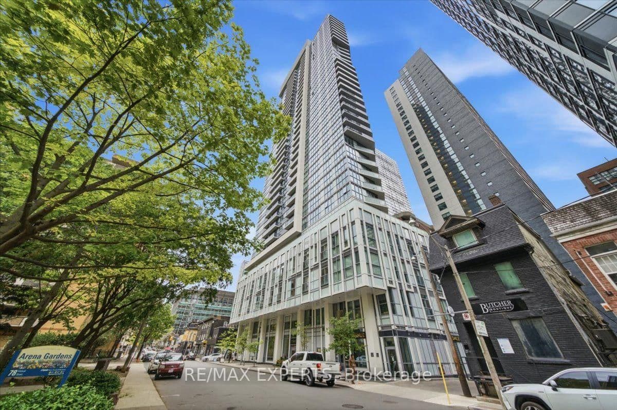 #401 - 77 Mutual Street