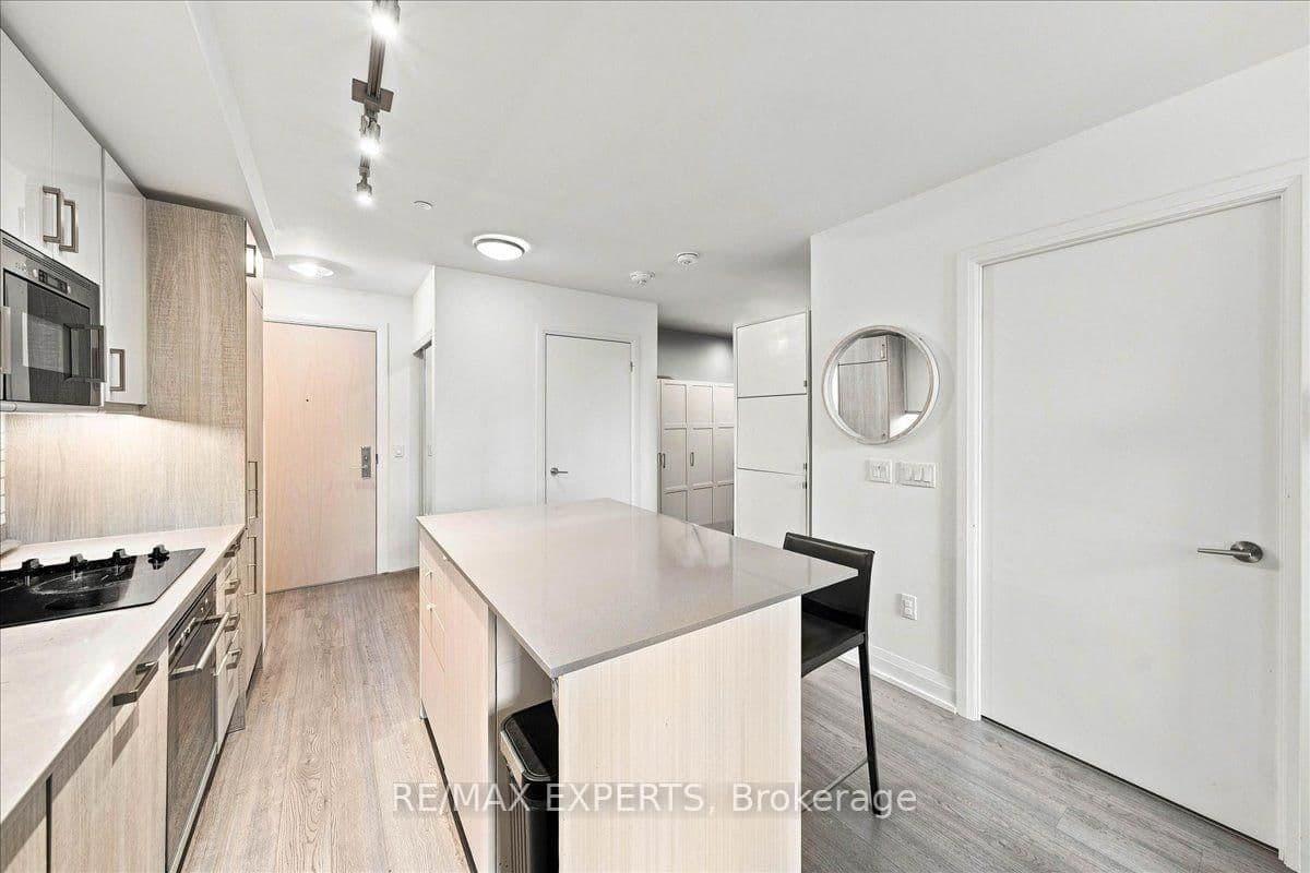 77 Mutual Street, Unit 401 thumbnail 11