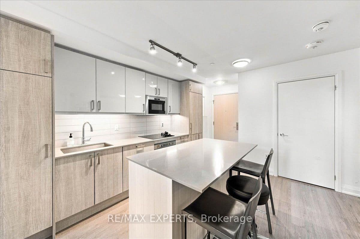 77 Mutual Street, Unit 401 thumbnail 12