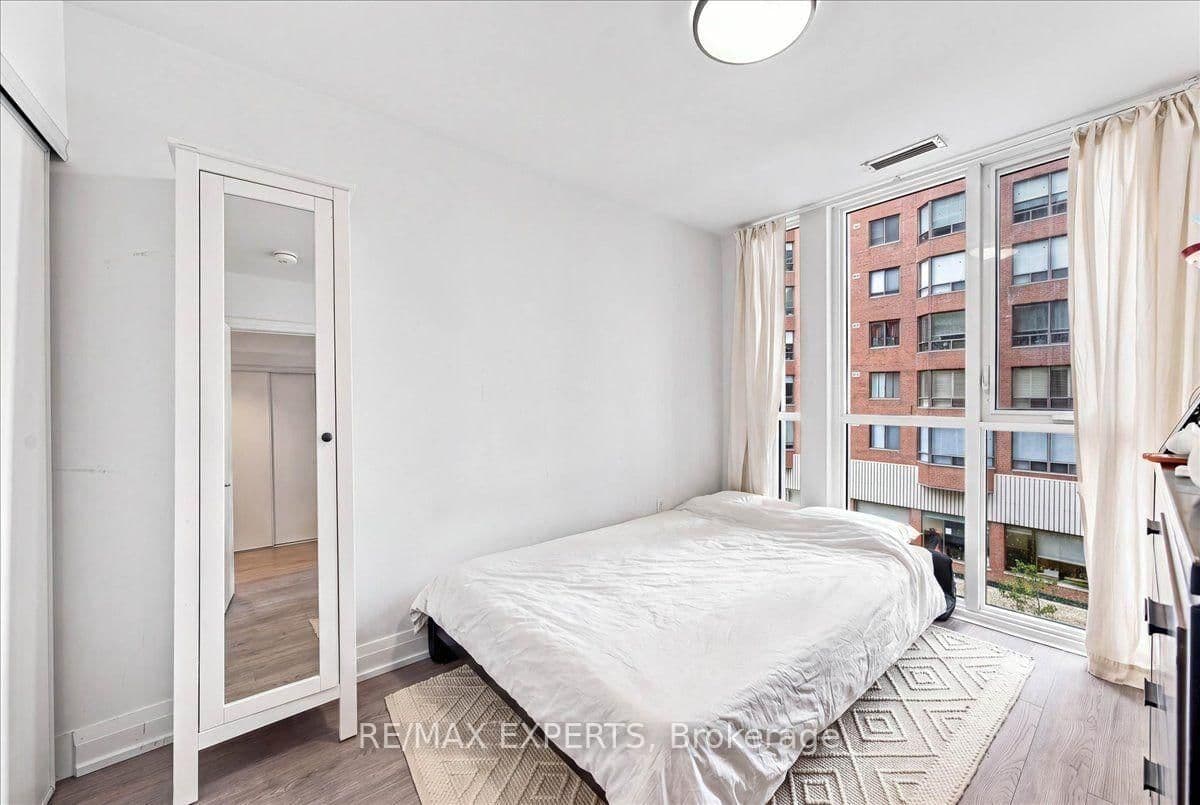 77 Mutual Street, Unit 401 thumbnail 16
