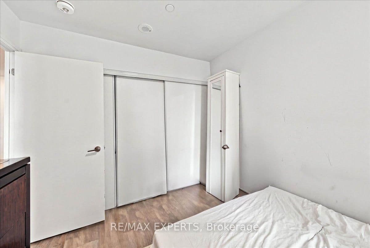 77 Mutual Street, Unit 401 thumbnail 17