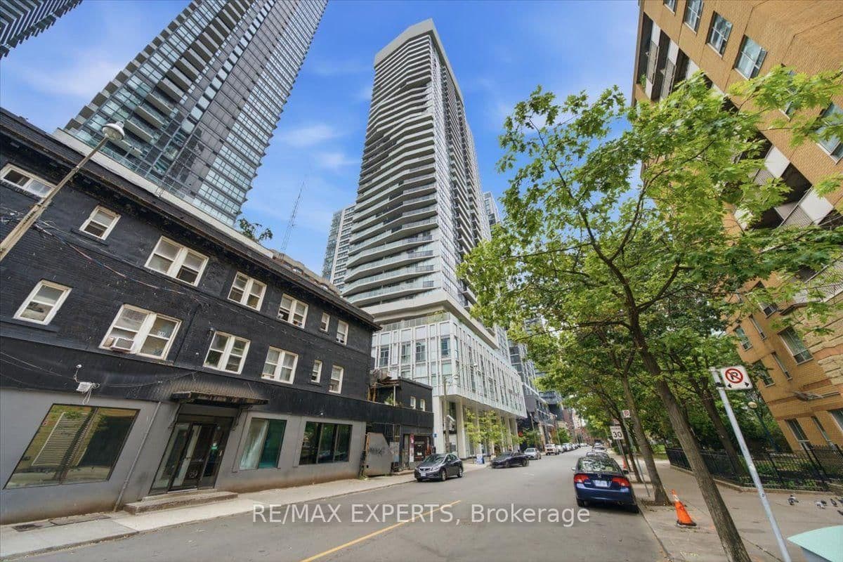 77 Mutual Street, Unit 401 thumbnail 3