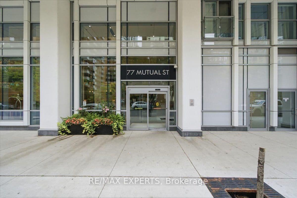 77 Mutual Street, Unit 401 thumbnail 6
