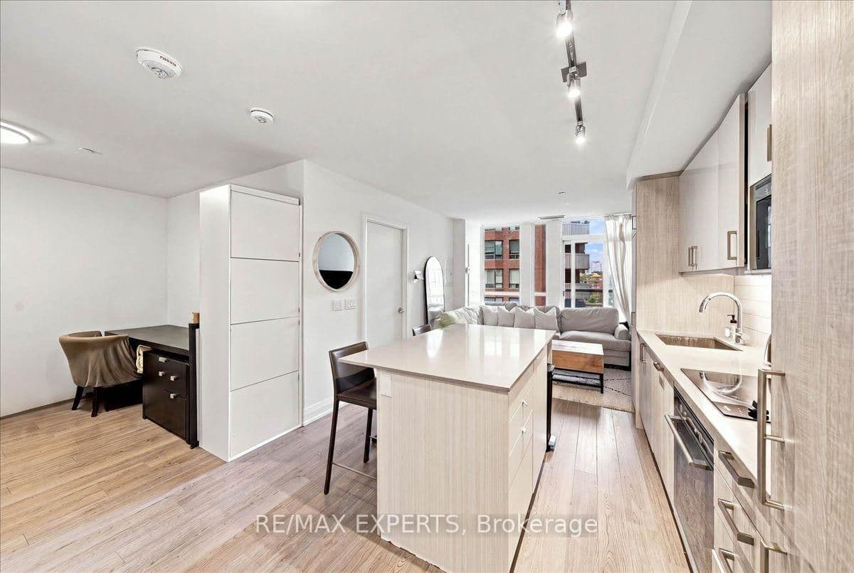 77 Mutual Street, Unit 401 thumbnail 9
