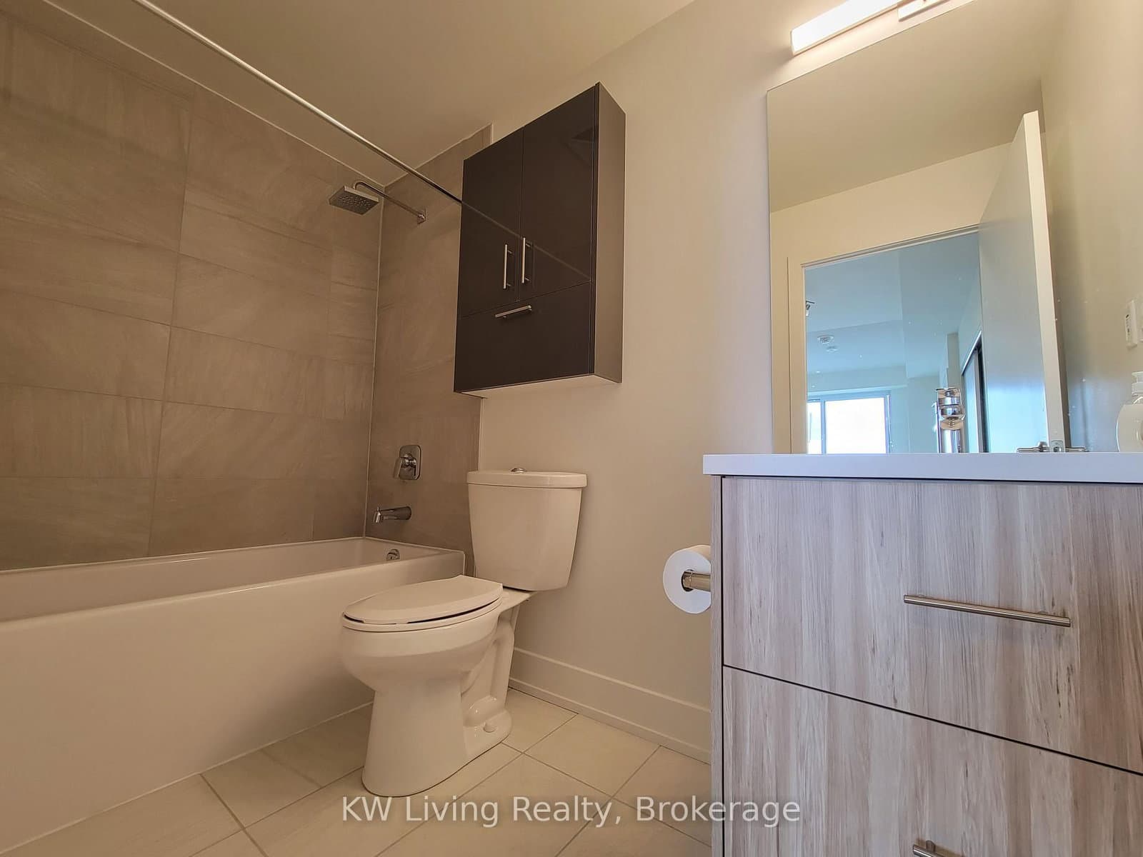 180 Fairview Mall Drive, Unit 1807 thumbnail 5