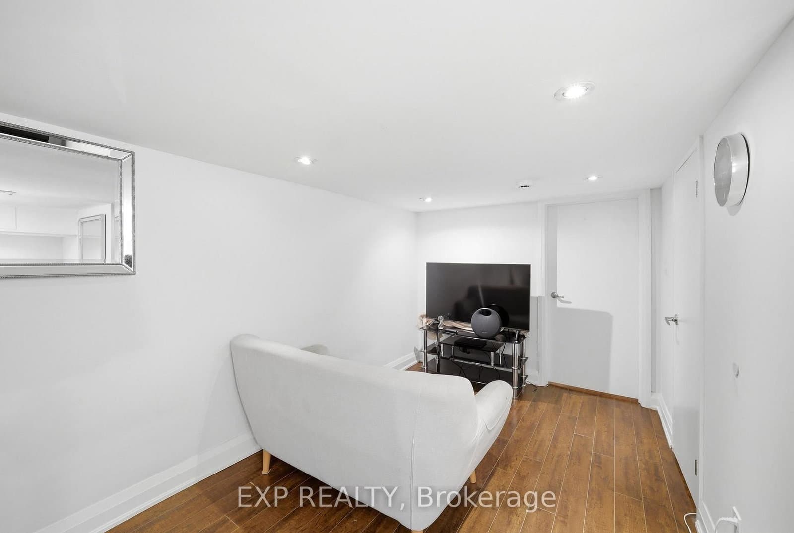 679 Ossington Avenue thumbnail 22