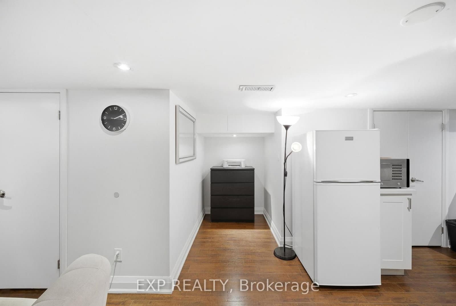 679 Ossington Avenue thumbnail 23