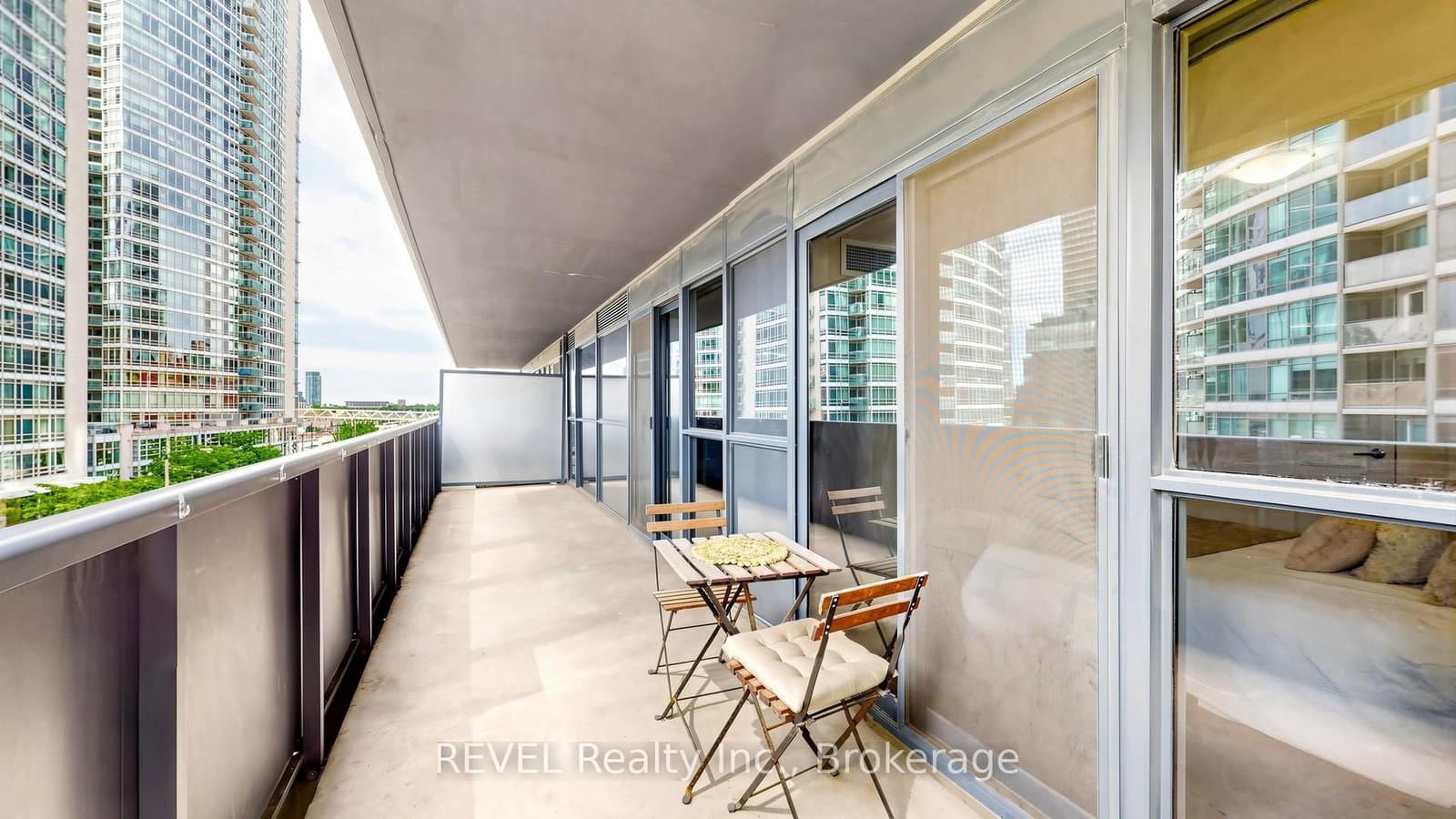 352 Front Street W, Unit 306 thumbnail 32