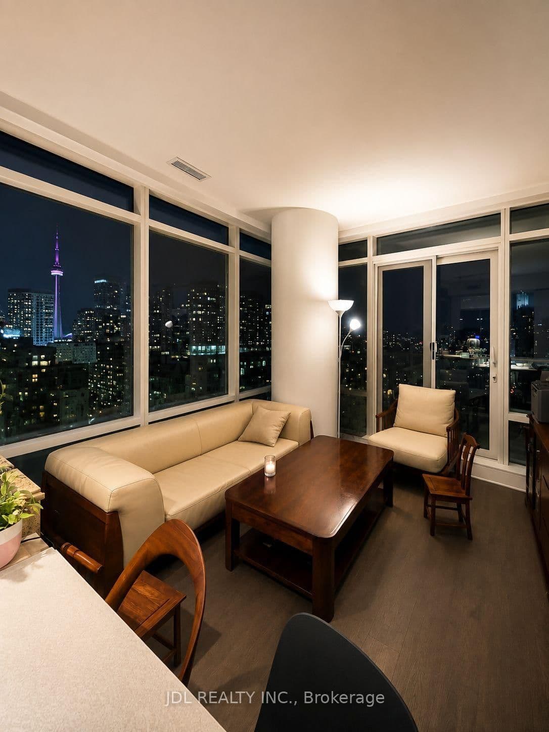 1 Bloor Street E, Unit 3804 thumbnail 2