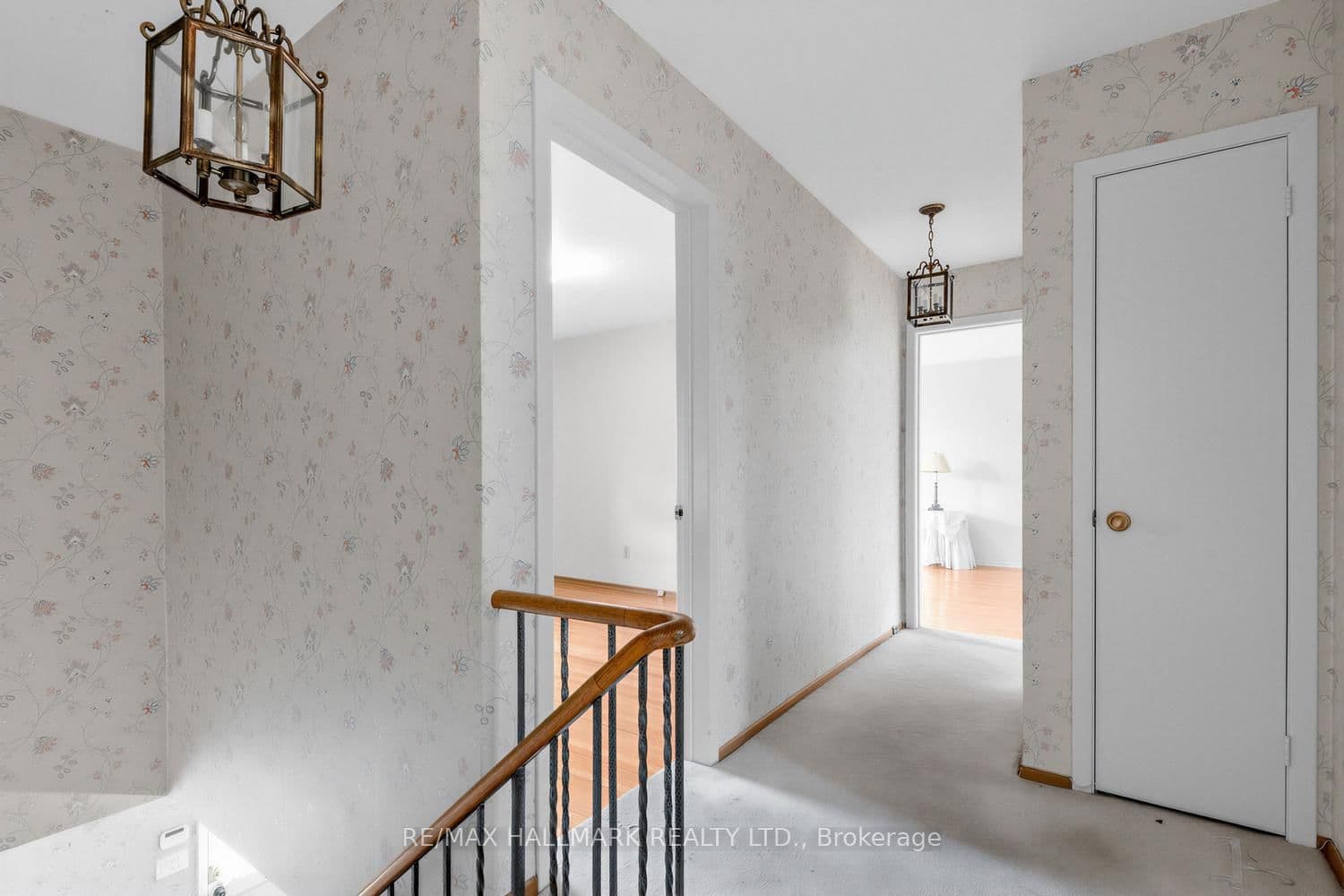691 Conacher Drive thumbnail 16