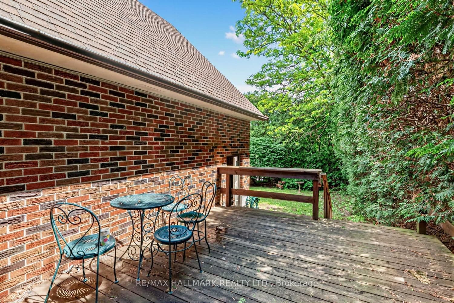 691 Conacher Drive thumbnail 33