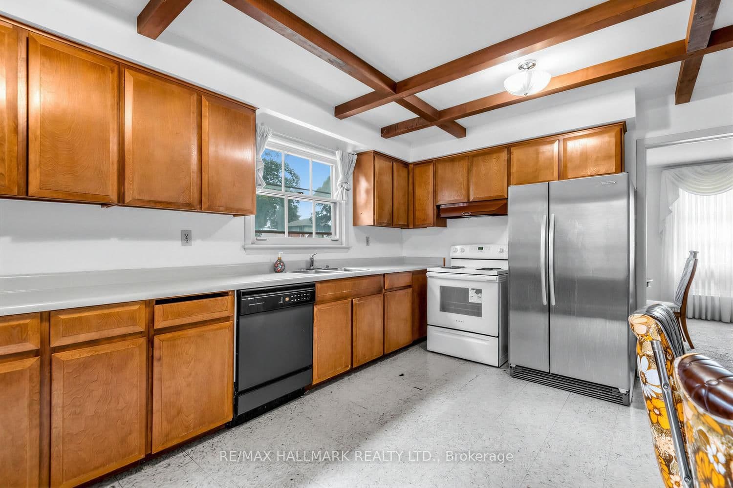 691 Conacher Drive thumbnail 9