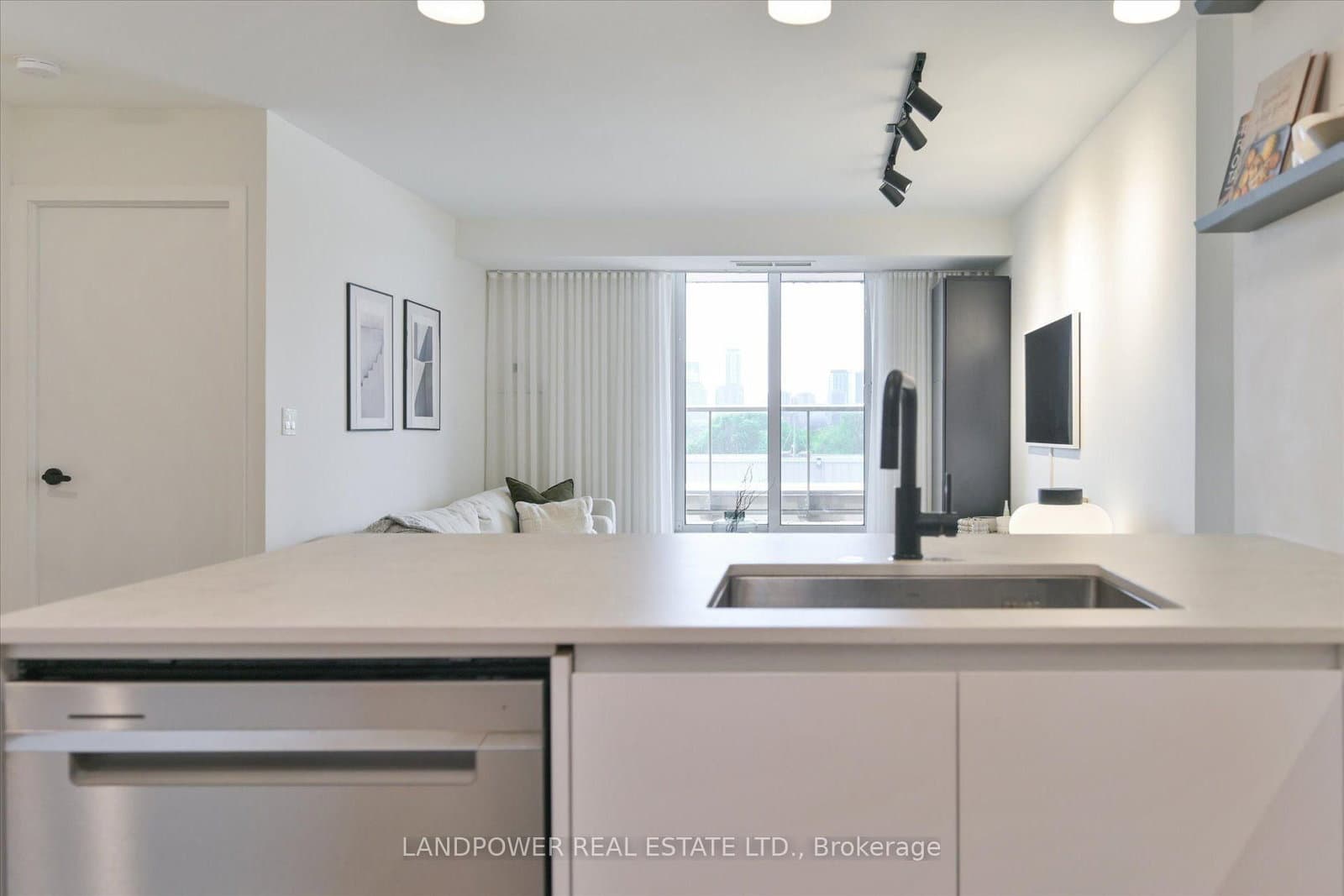 18 Kenaston Gardens, Unit 503 thumbnail 17
