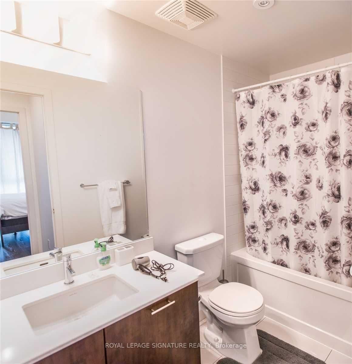 50 Bruyeres Mews, Unit 809 thumbnail 14