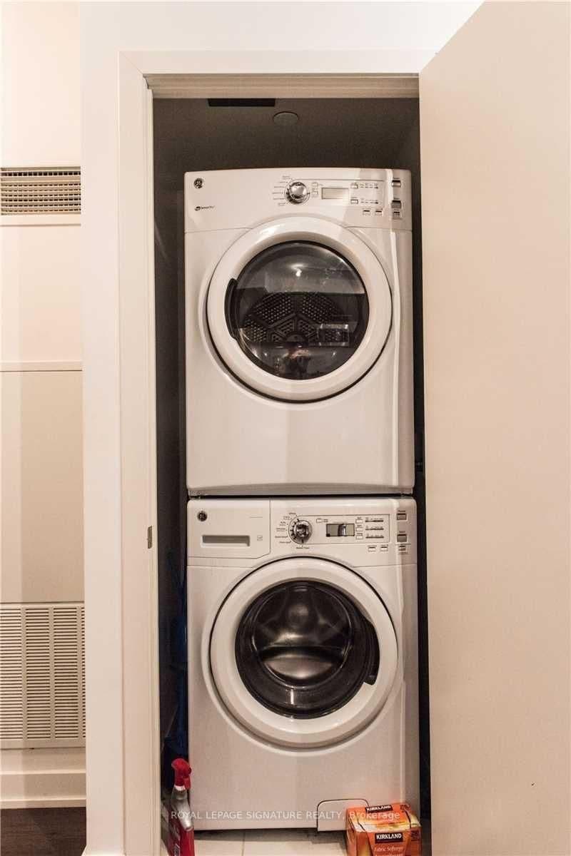 50 Bruyeres Mews, Unit 809 thumbnail 15