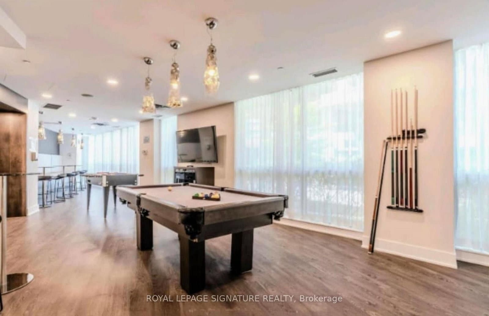 50 Bruyeres Mews, Unit 809 thumbnail 22