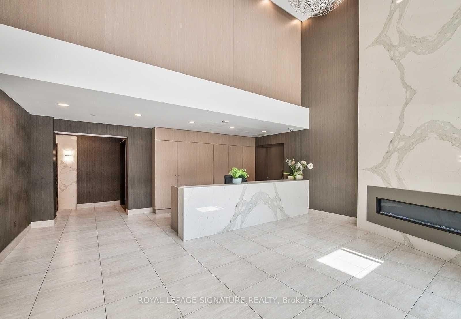 50 Bruyeres Mews, Unit 809 thumbnail 3