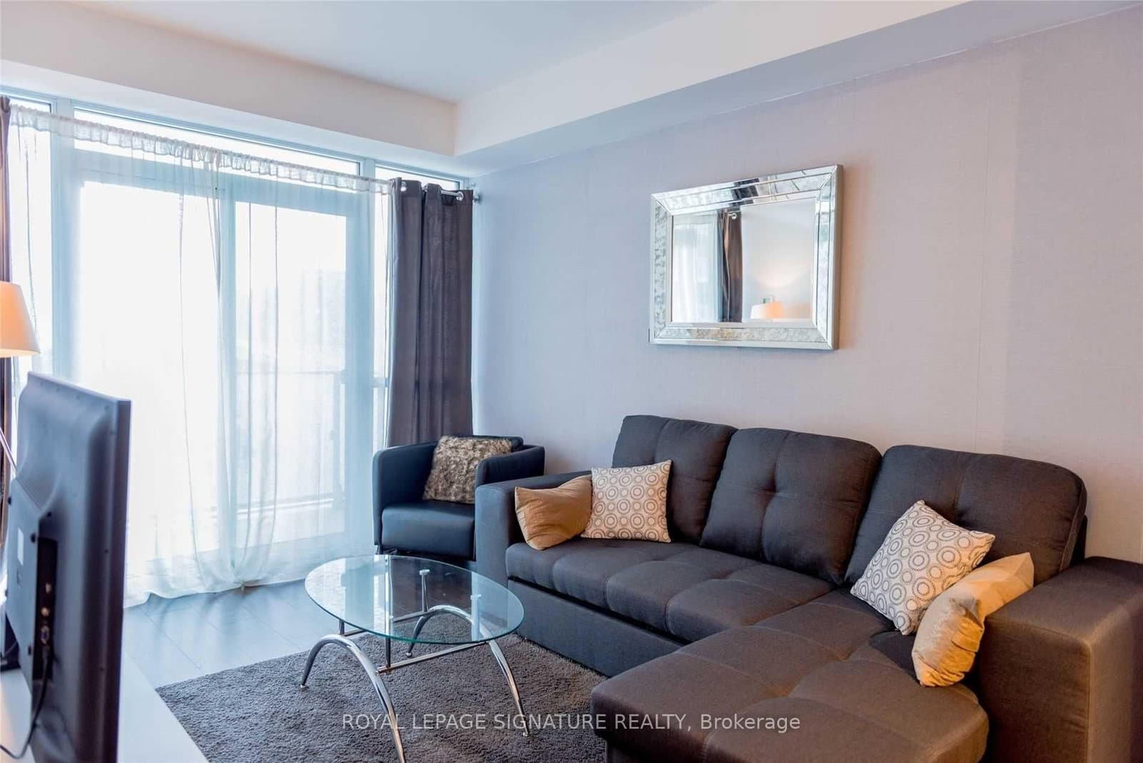 50 Bruyeres Mews, Unit 809 thumbnail 6