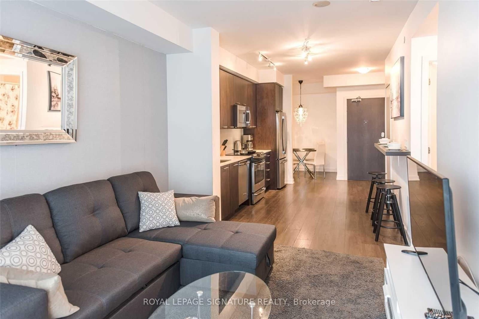 50 Bruyeres Mews, Unit 809 thumbnail 7