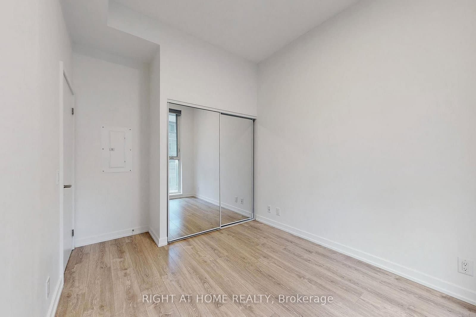20 Tubman Avenue, Unit 707 thumbnail 11